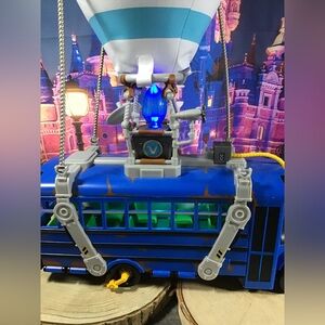 Fortnite battle bus deluxe vehicle inflatable balloon lights up
